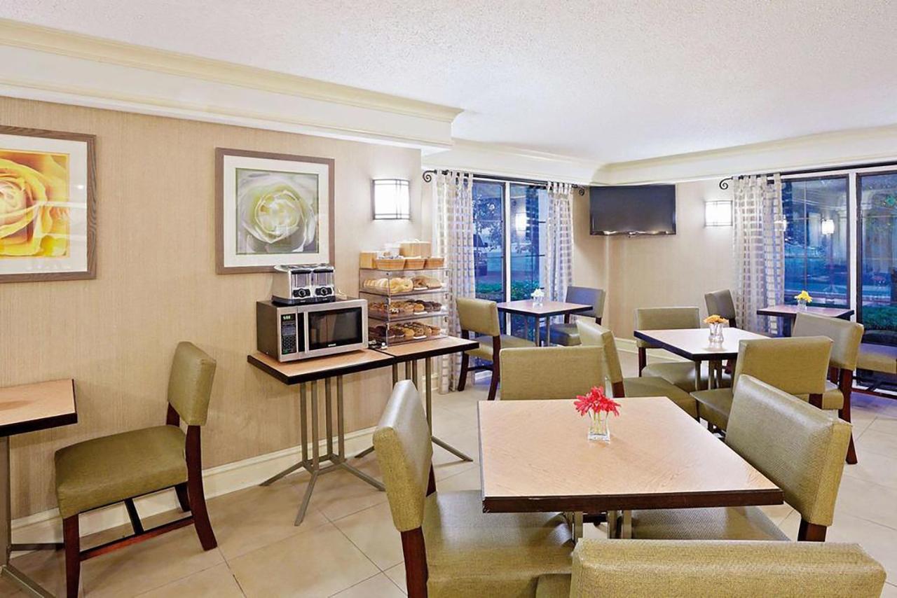 La Quinta Inn By Wyndham Merrillville Buitenkant foto